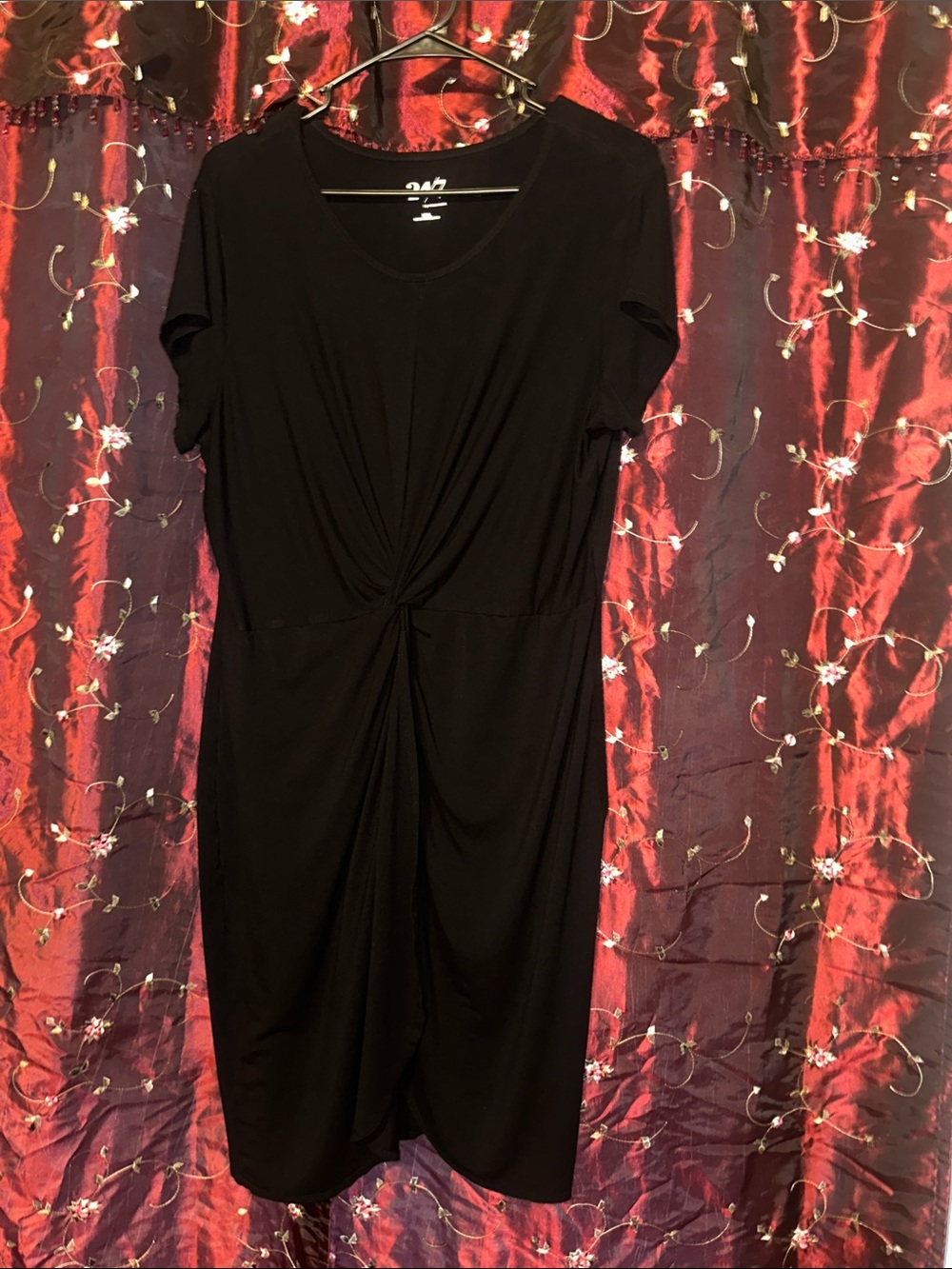 24/7 Maunces Black Twist-Front Midi tee shirt like Dress